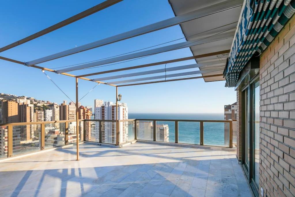 Апартаменты Atico Con Gran Terraza Бенидорм Экстерьер фото